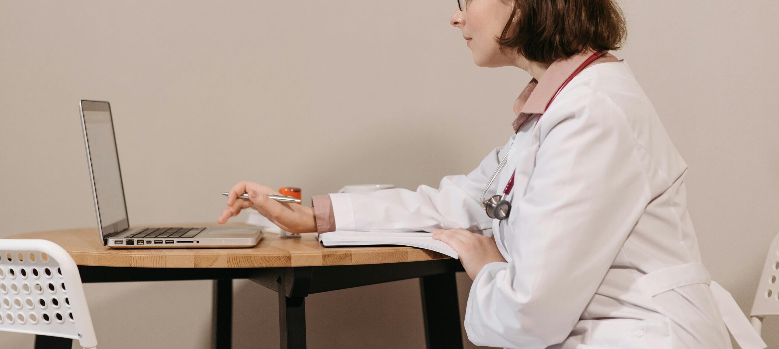 Customer pressure: CDP & CSRD governance for a global healthcare packaging leader  